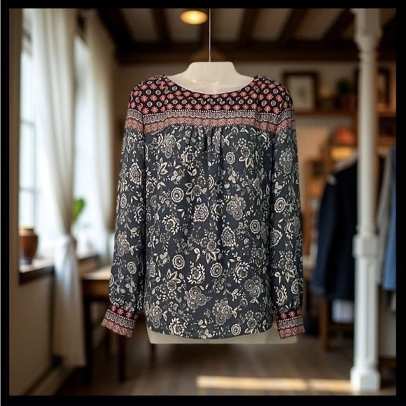 LOFT Tops - 🅢🅐🅛🅔 🇺🇸 Ann Taylor LOFT Long Sleeve Blouse